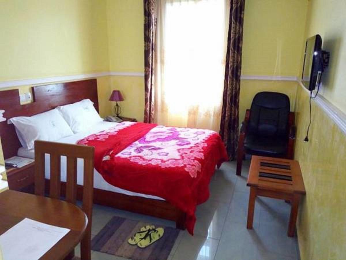 Liza Hotel Yaounde Exterior photo